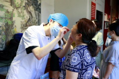 <b>选择标有调理肠道菌的保健食物配方</b>