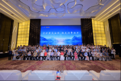 阐扬社会的桥梁纽带感化和办事引领功能